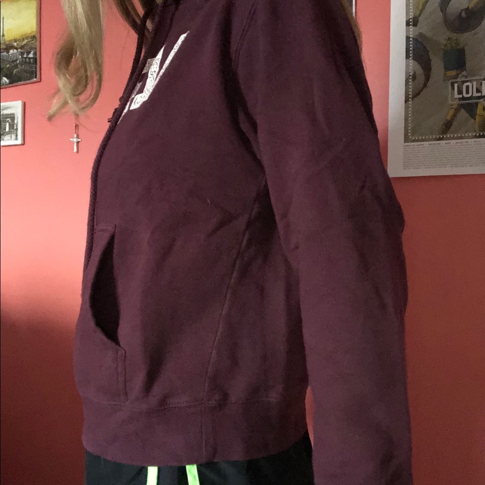 Maroon Obey hoodie - Picture 3 of 4